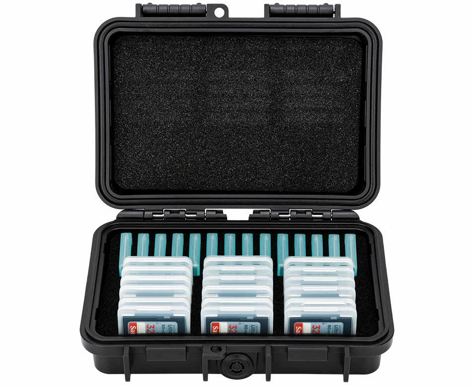 Защитный бокс на четырнадцать CFexpress Type A и восемнадцать SD карт памяти