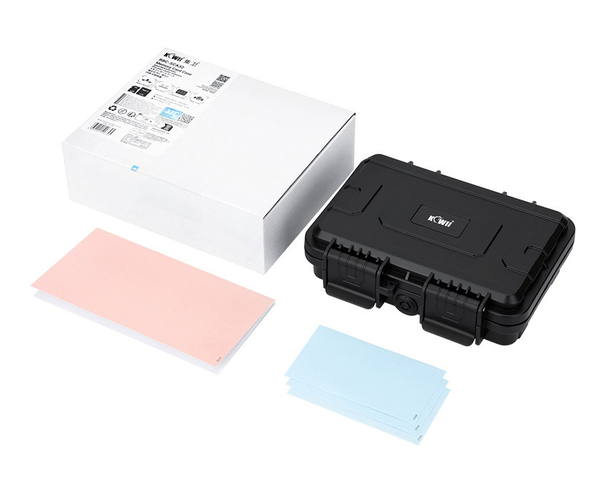 Защитный бокс на четырнадцать CFexpress Type A и восемнадцать SD карт памяти