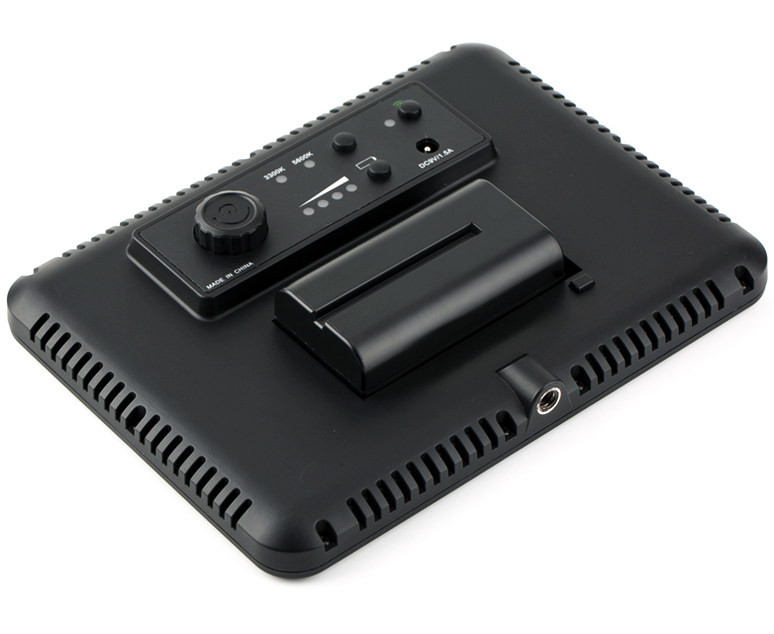 Два аккумулятора JJC типа Sony NP-F330 / F550 / F570 с двойным зарядный устройством QC 3.0