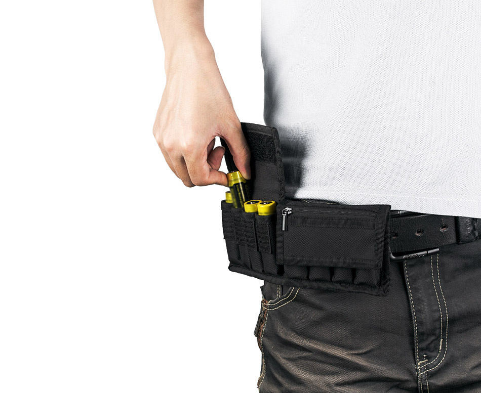 Поясной чехол для восьми аккумуляторов 18650 и двух карт памяти