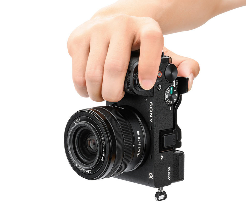Дополнительный хват для Sony a6700