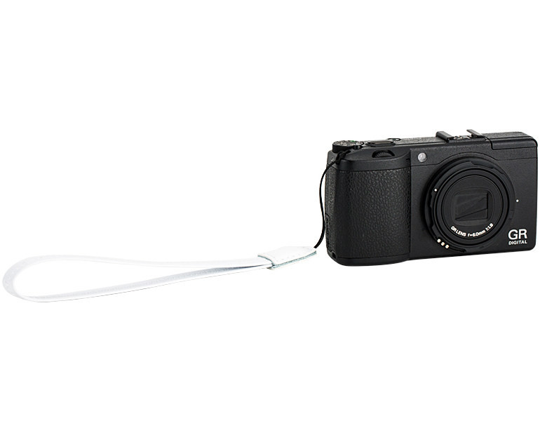 Чехол с ремешком для компактной камеры (красная роза)