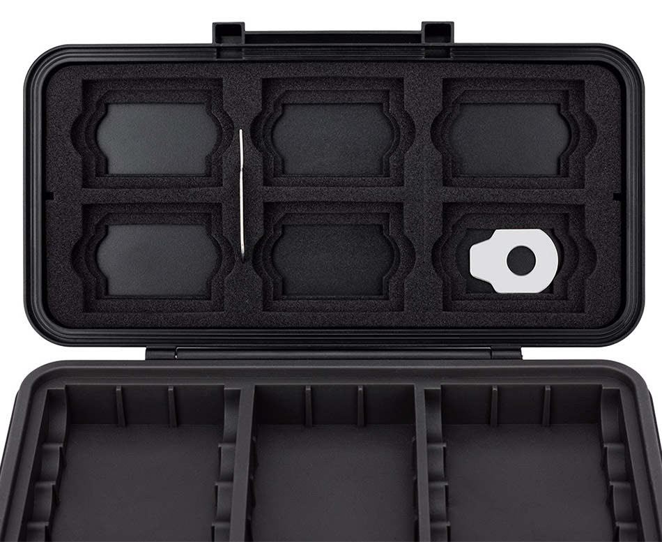 Защитный бокс на 3 аккумулятора камер, батареек AA и карт памяти SD / CFexpress Type-A и B / XQD