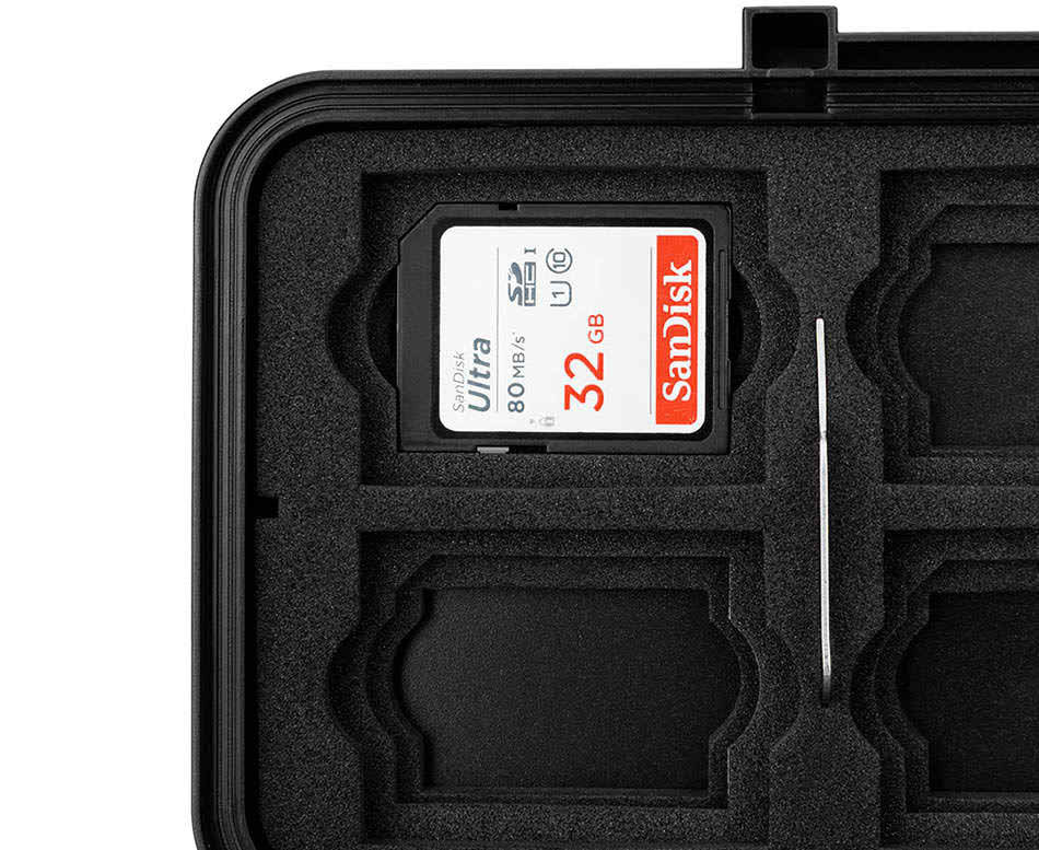 Защитный бокс на 3 аккумулятора камер, батареек AA и карт памяти SD / CFexpress Type-A и B / XQD