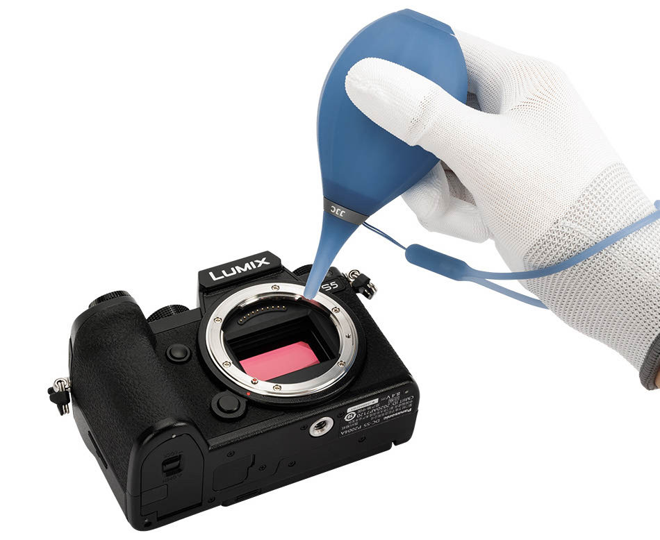 Груша воздушная для оптики с двумя клапанами, мягким соплом и ремешком (прозрачный синий)