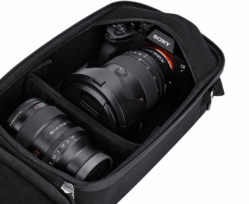 Жёсткий кофр для камеры и двух объективов