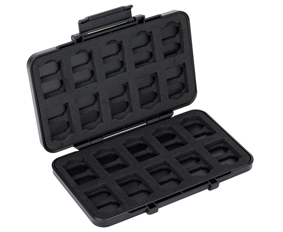 Защитный бокс на двадцать CFexpress Type A и сорок microSD карт памяти