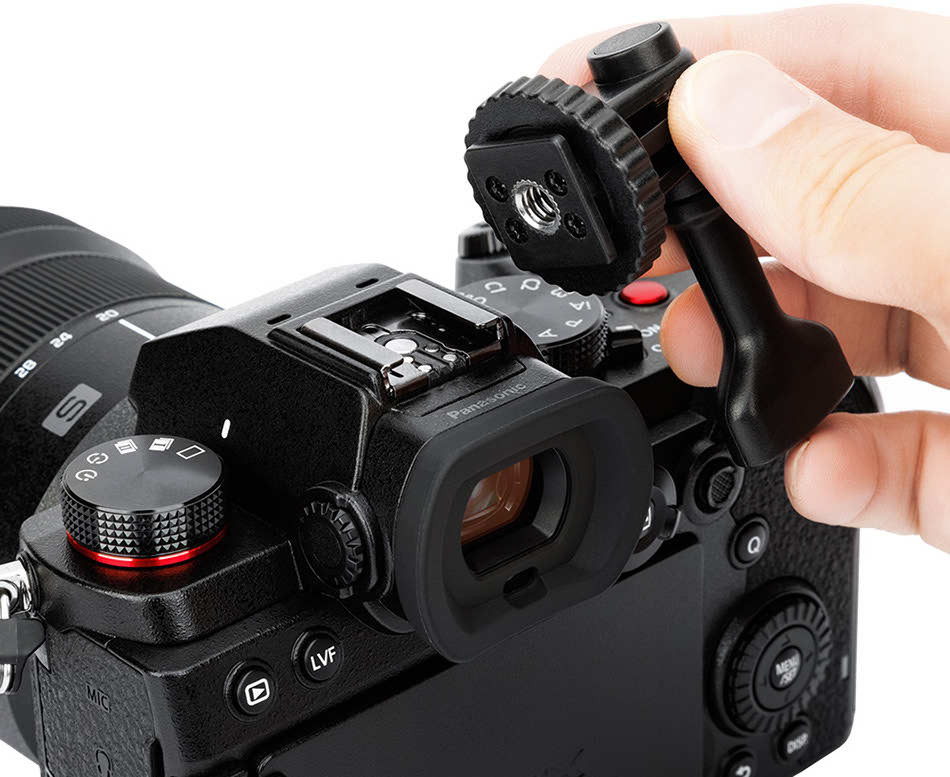 Крепление экшн камеры в горячий башмак или штатив 1/4-20