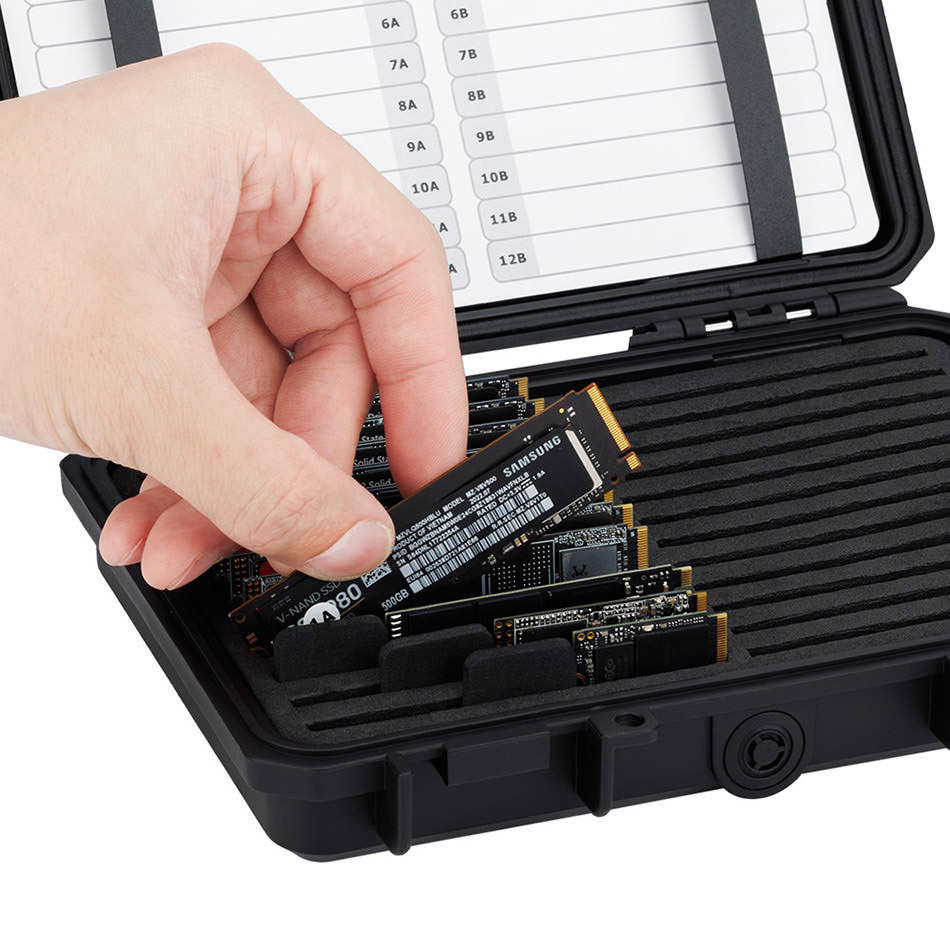 Защитный бокс на двадцать четыре SSD M.2 2280 / 2260 / 2242 / 2230 накопителей