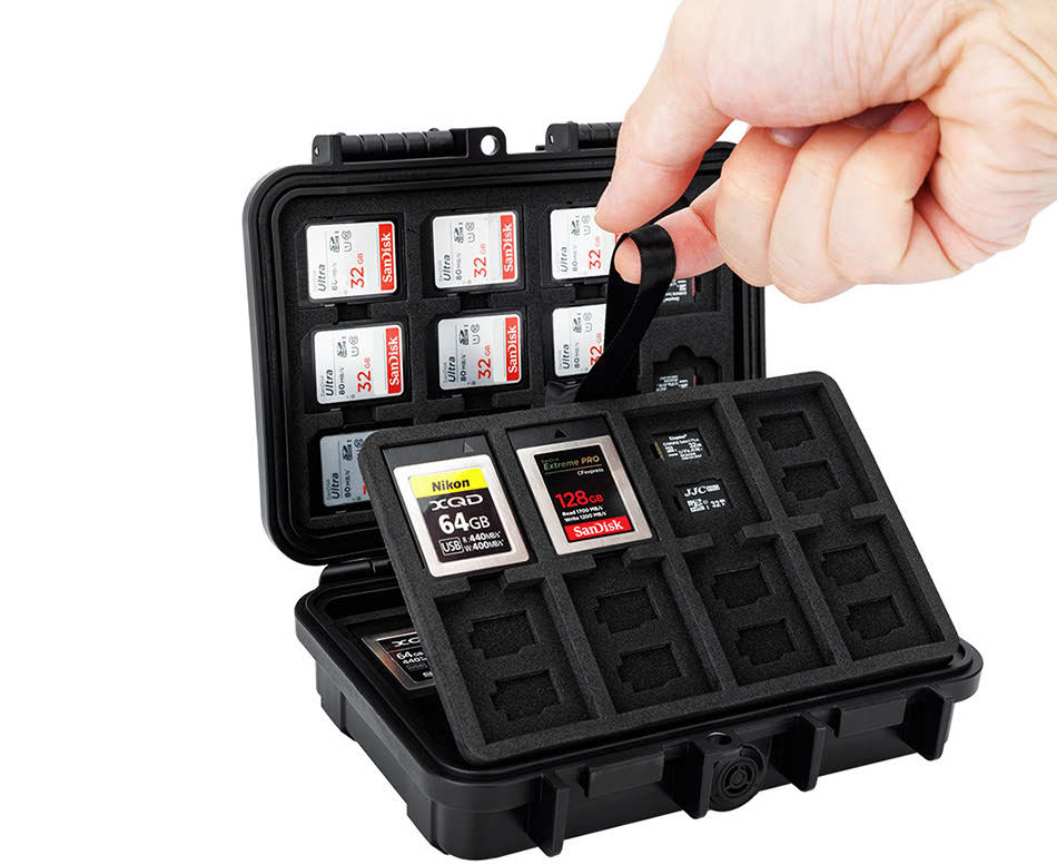 Защитный бокс на 76 шт microSD, 22 шт SD и 16 шт CFexpress Type-B или XQD