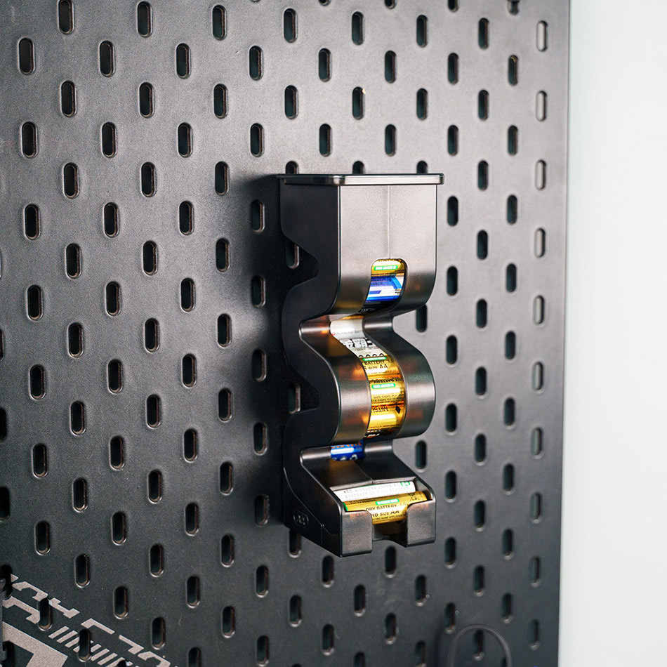 Стойка лестница для хранения AAA батареек и аккумуляторов с тестером уровня заряда